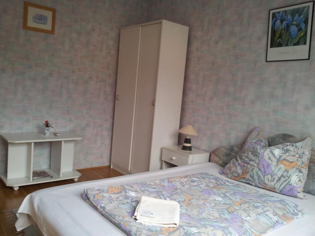 Agi Panzio Obuda Bed and Breakfast Budapest Habitación foto