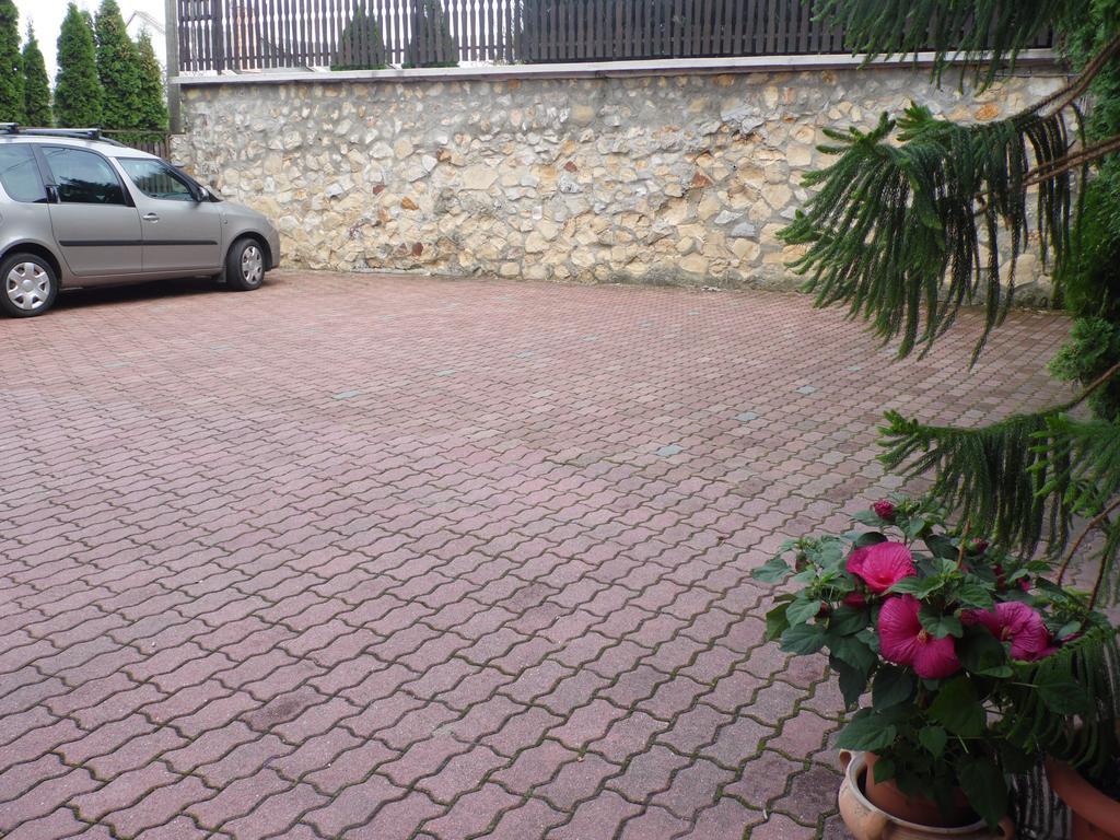Agi Panzio Obuda Bed and Breakfast Budapest Exterior foto
