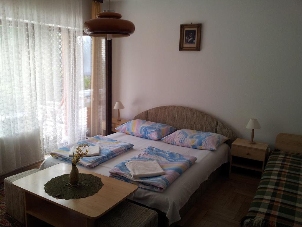 Agi Panzio Obuda Bed and Breakfast Budapest Exterior foto