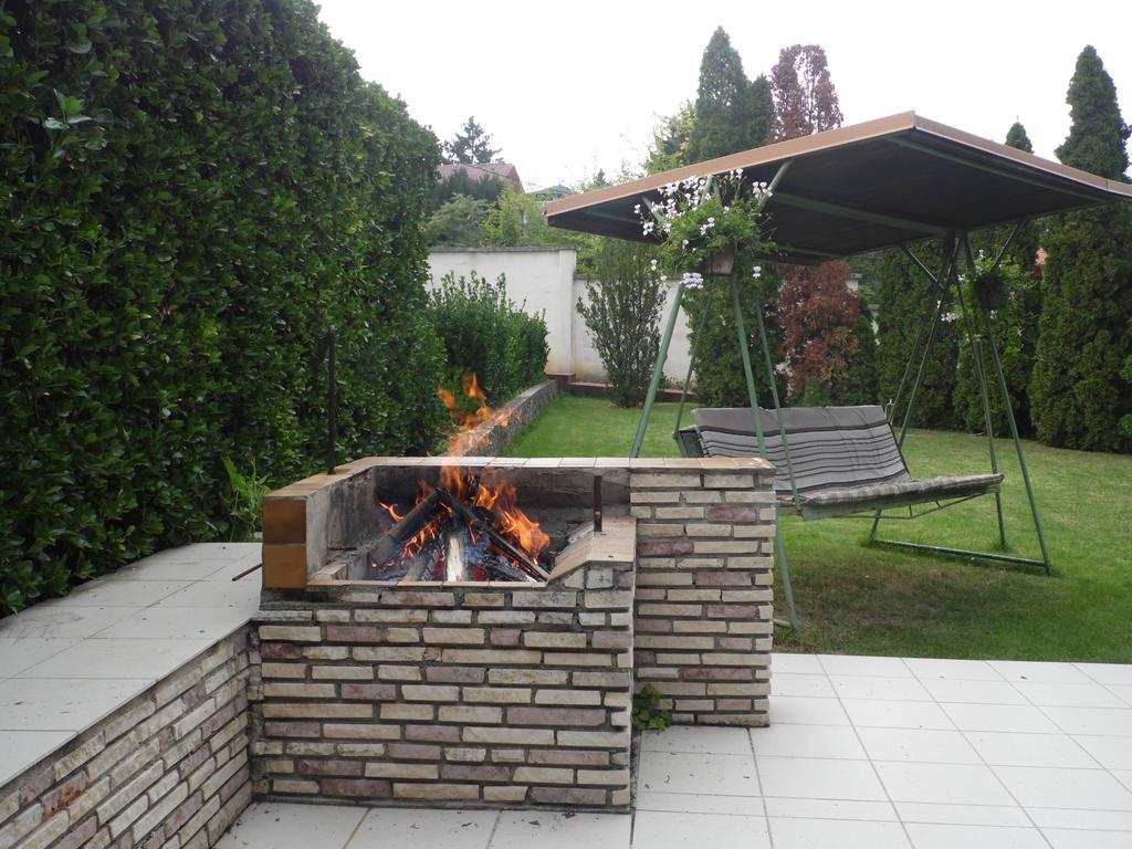 Agi Panzio Obuda Bed and Breakfast Budapest Exterior foto